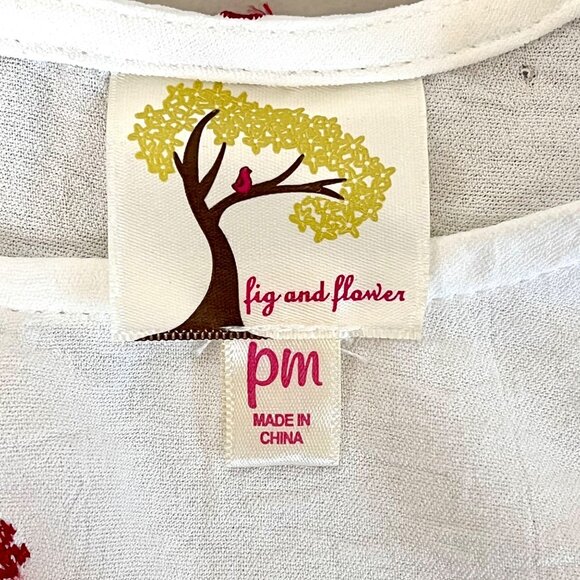 NWT's Size Petite M Fig & Flower Womens Heart Print Blouse - Picture 5 of 15